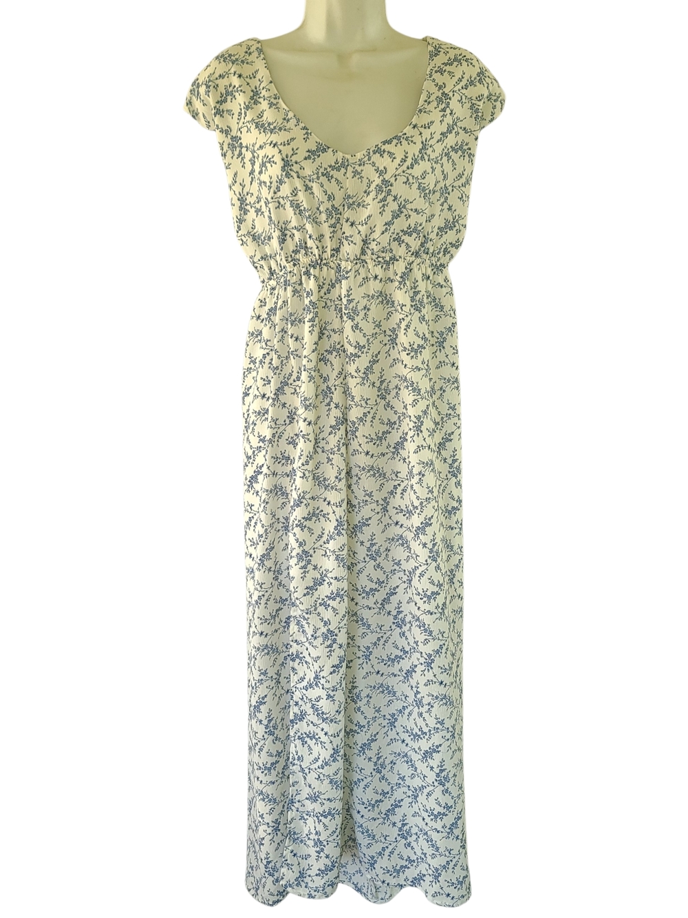 Gilli Summer Maxi Dress Size LG with White Base And Blue Floral Motif EUC